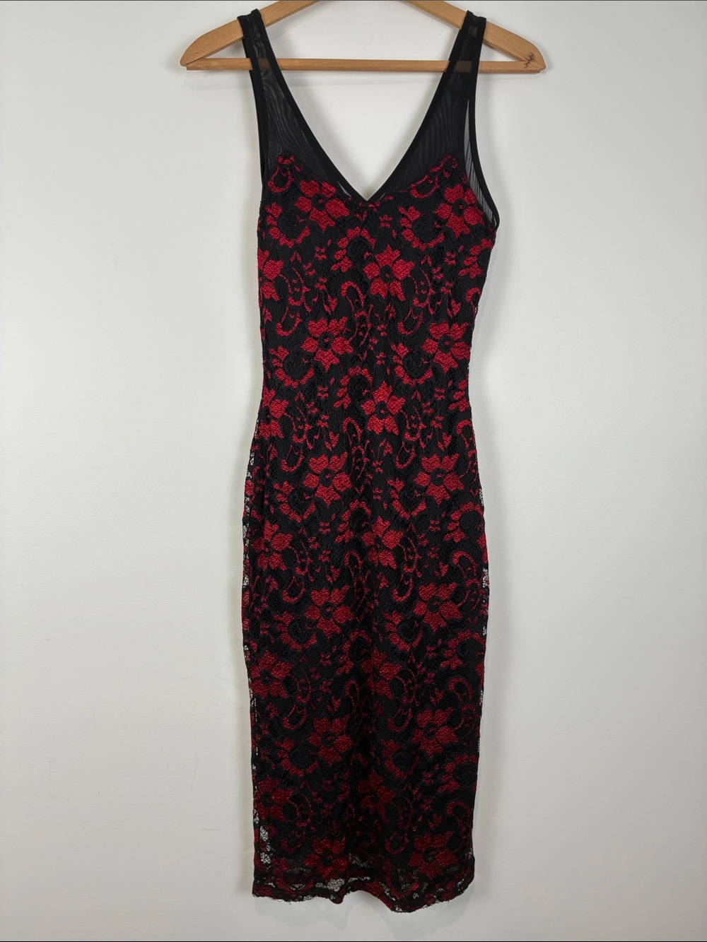 Almost Famous Lace Bodycon Jrs Medium Red Black Midi Dress Stretch V-Neck Y2K